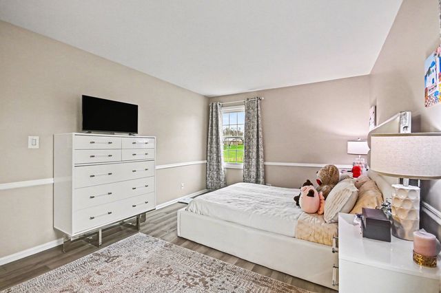 2057 Lancaster Circle 102D, Naperville, IL 60565