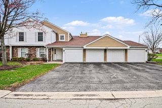 2057 Lancaster Circle 102D, Naperville, IL 60565