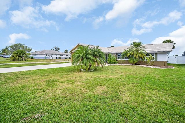 4001 TOPSAIL TRAIL, New Port Richey, FL 34652
