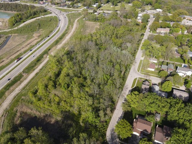 108 Arrowhead Drive, Algonquin, IL 60102