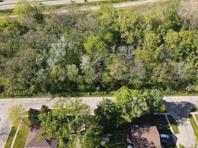 108 Arrowhead Drive, Algonquin, IL 60102