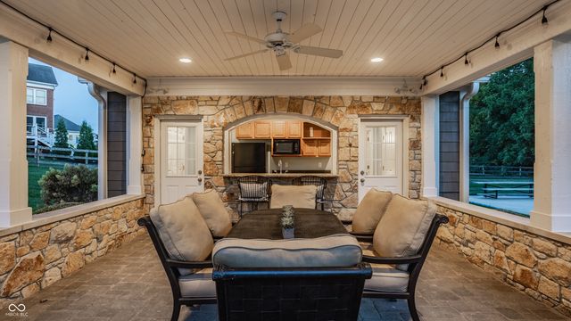 9162 Pleasant View Lane, Zionsville, IN 46077