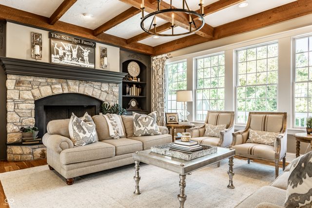 9162 Pleasant View Lane, Zionsville, IN 46077