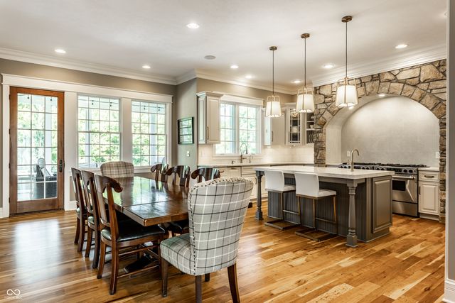 9162 Pleasant View Lane, Zionsville, IN 46077