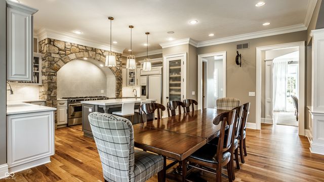 9162 Pleasant View Lane, Zionsville, IN 46077