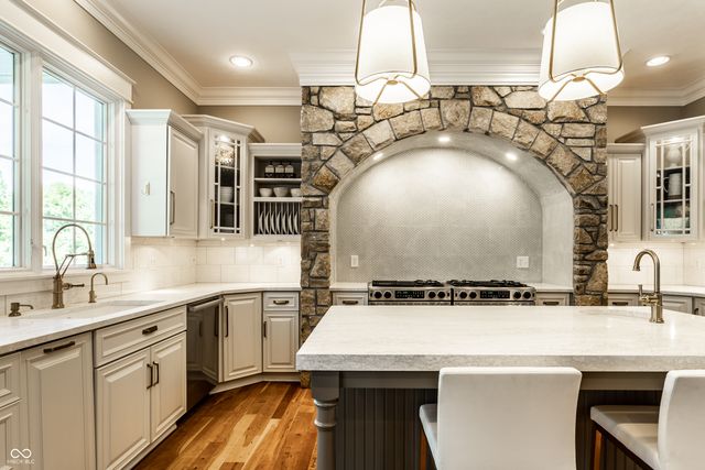 9162 Pleasant View Lane, Zionsville, IN 46077