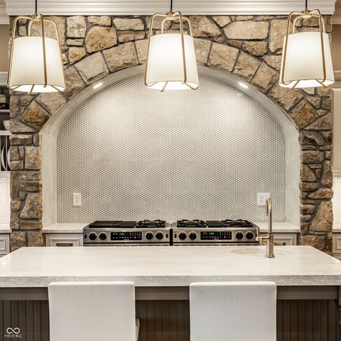 9162 Pleasant View Lane, Zionsville, IN 46077