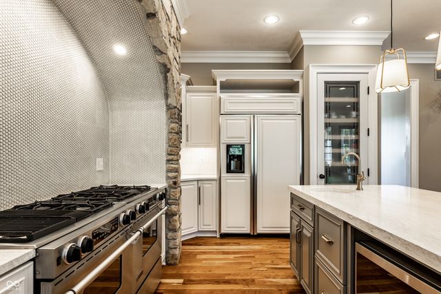 9162 Pleasant View Lane, Zionsville, IN 46077