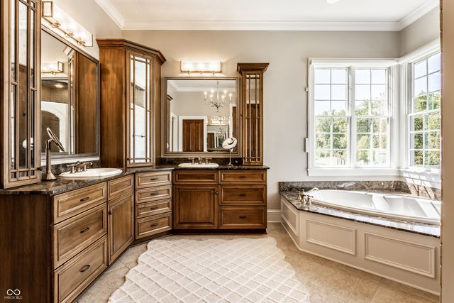 9162 Pleasant View Lane, Zionsville, IN 46077