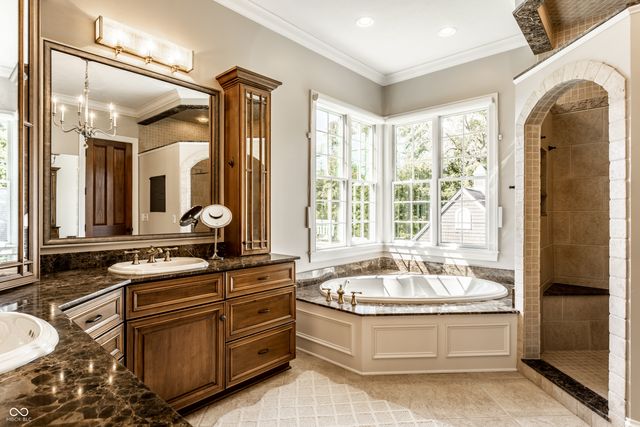 9162 Pleasant View Lane, Zionsville, IN 46077