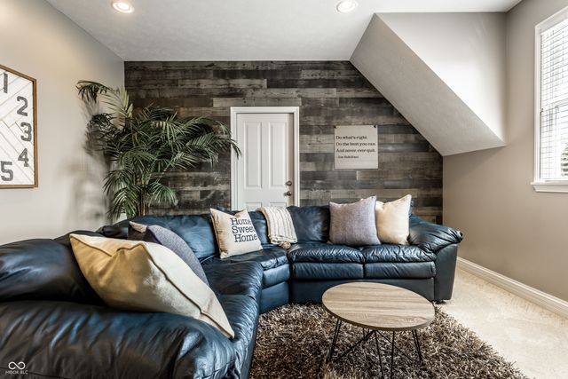 9162 Pleasant View Lane, Zionsville, IN 46077