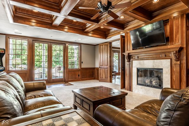 9162 Pleasant View Lane, Zionsville, IN 46077