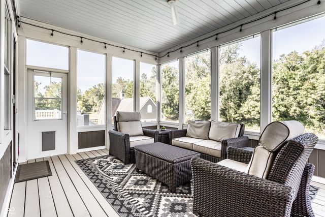 9162 Pleasant View Lane, Zionsville, IN 46077