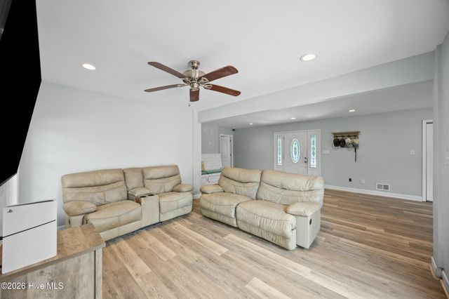 667 Hughes Road, Hampstead, NC 28443