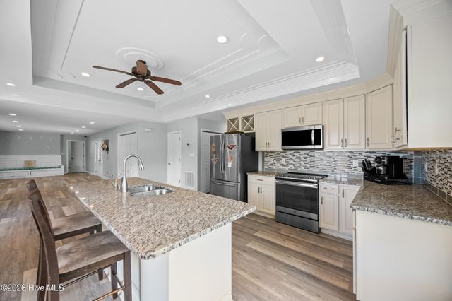 667 Hughes Road, Hampstead, NC 28443