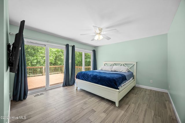 667 Hughes Road, Hampstead, NC 28443