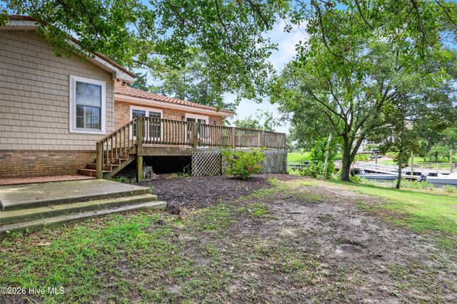667 Hughes Road, Hampstead, NC 28443