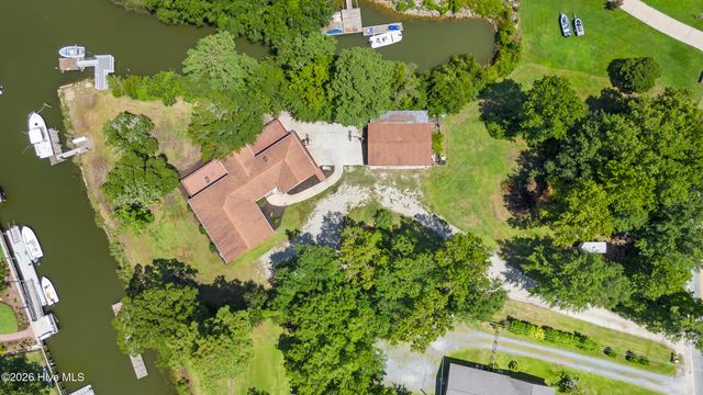 667 Hughes Road, Hampstead, NC 28443