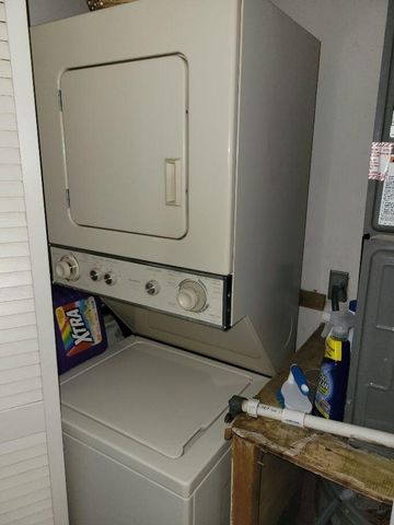 466 Holyoke Lane, Lake Worth, FL 33467