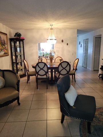 466 Holyoke Lane, Lake Worth, FL 33467