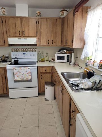 466 Holyoke Lane, Lake Worth, FL 33467