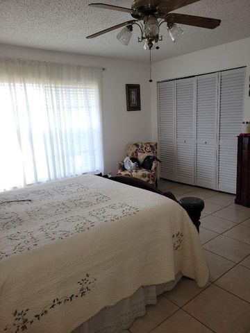 466 Holyoke Lane, Lake Worth, FL 33467