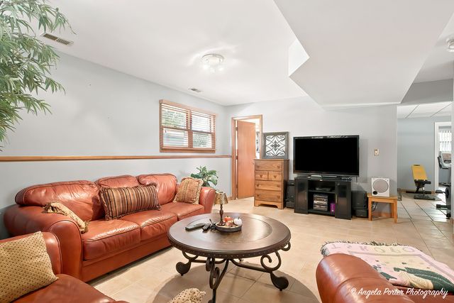 2494 FOREST VIEW Road, Lindenhurst, IL 60046