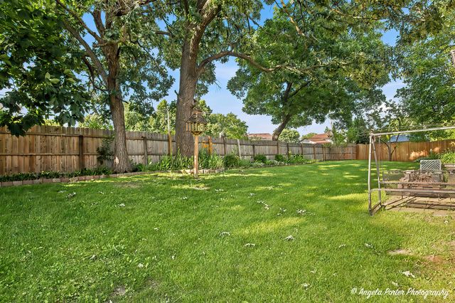 2494 FOREST VIEW Road, Lindenhurst, IL 60046