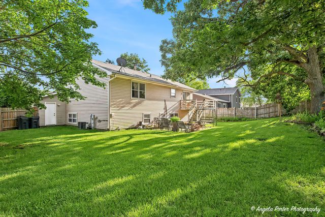 2494 FOREST VIEW Road, Lindenhurst, IL 60046