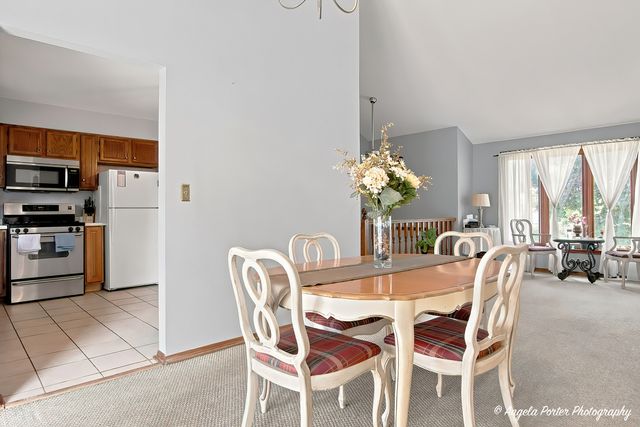 2494 FOREST VIEW Road, Lindenhurst, IL 60046