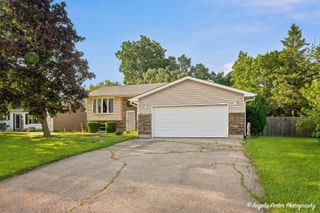 2494 FOREST VIEW Road, Lindenhurst, IL 60046