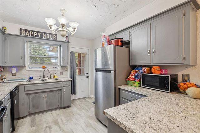 300 Cherokee Lane, El Reno, OK 73036