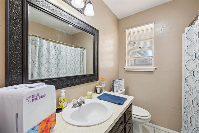 300 Cherokee Lane, El Reno, OK 73036