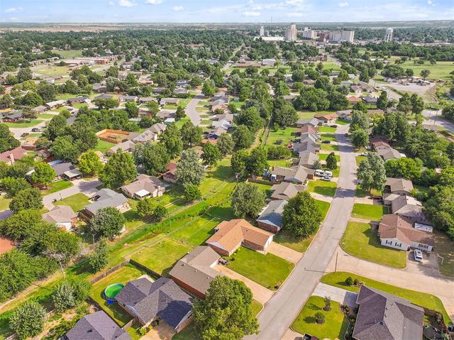 300 Cherokee Lane, El Reno, OK 73036