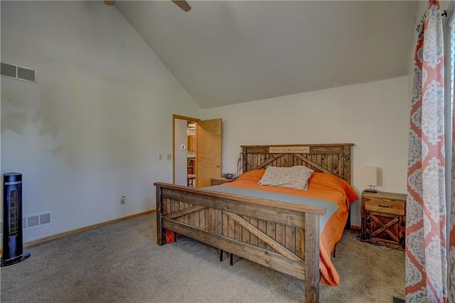 407 SW 24th Terrace, Oak Grove, MO 64075