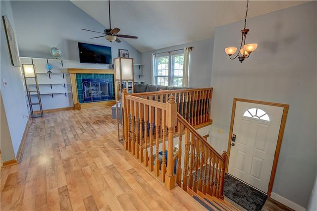 407 SW 24th Terrace, Oak Grove, MO 64075