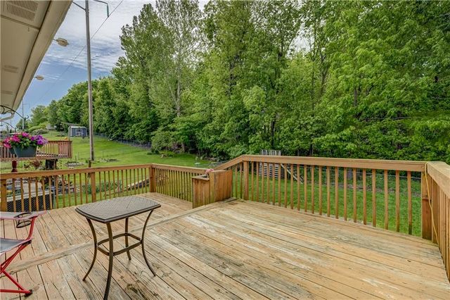 407 SW 24th Terrace, Oak Grove, MO 64075