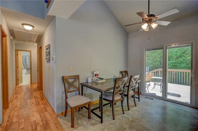 407 SW 24th Terrace, Oak Grove, MO 64075