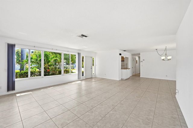 4454 W Tradewinds Avenue W, Lauderdale By The Sea, FL 33308