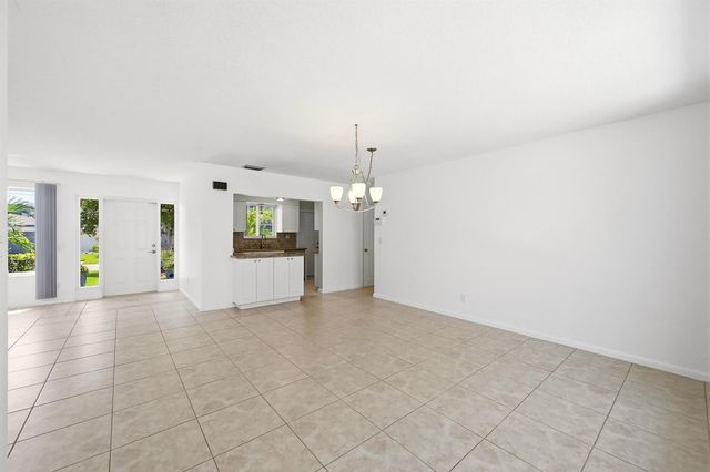 4454 W Tradewinds Avenue W, Lauderdale By The Sea, FL 33308