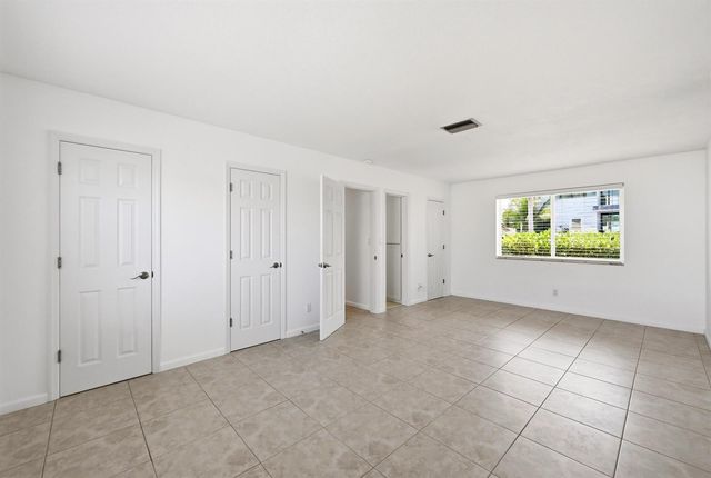 4454 W Tradewinds Avenue W, Lauderdale By The Sea, FL 33308