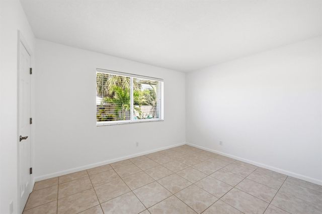 4454 W Tradewinds Avenue W, Lauderdale By The Sea, FL 33308