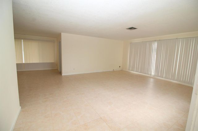 4454 W Tradewinds Avenue W, Lauderdale By The Sea, FL 33308