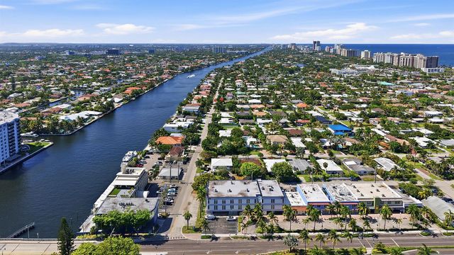 4454 W Tradewinds Avenue W, Lauderdale By The Sea, FL 33308