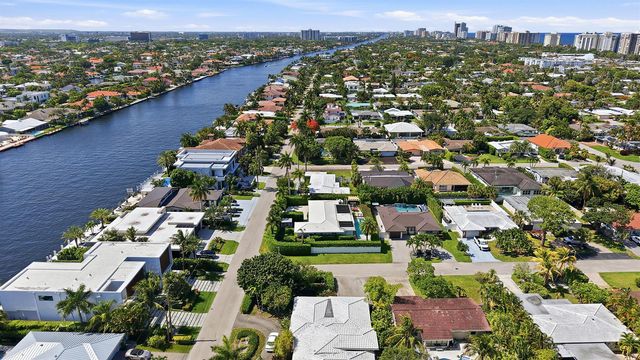 4454 W Tradewinds Avenue W, Lauderdale By The Sea, FL 33308