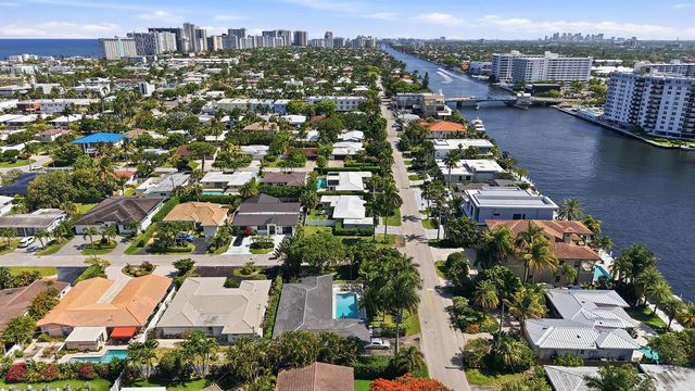 4454 W Tradewinds Avenue W, Lauderdale By The Sea, FL 33308