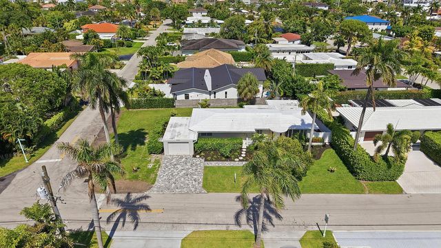 4454 W Tradewinds Avenue W, Lauderdale By The Sea, FL 33308