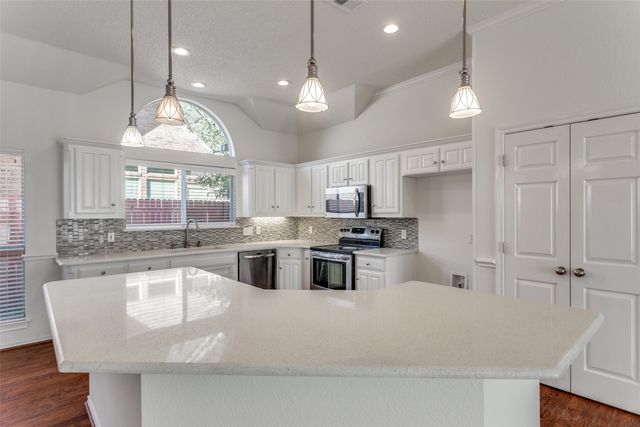 7128 White Tail Trail, Fort Worth, TX 76132