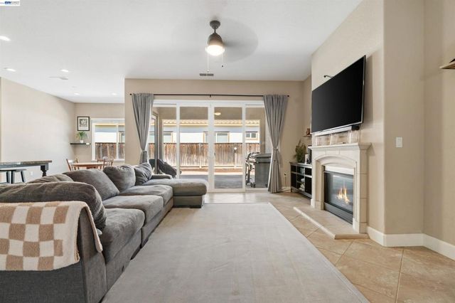 7313 Bay Harbor Way, Discovery Bay, CA 94505