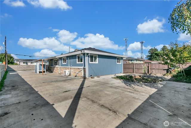 3501 S Webster St, Seattle, WA 98118